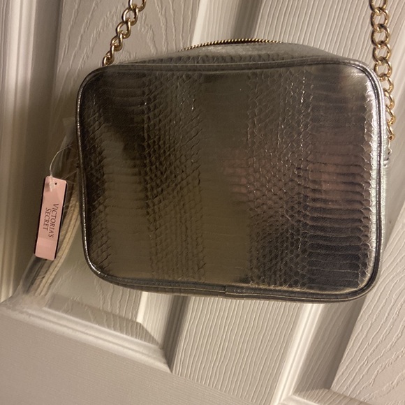 Victoria’s Secret metallic silver, crossbody bag with tassel zipper pull - Picture 6 of 6
